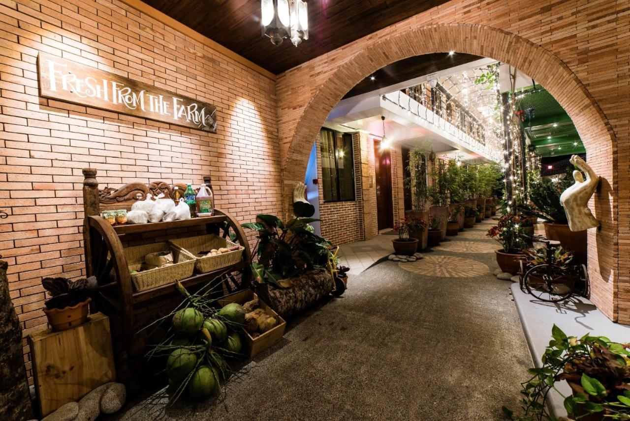 Hotel Gwandalan House à Dipolog Extérieur photo
